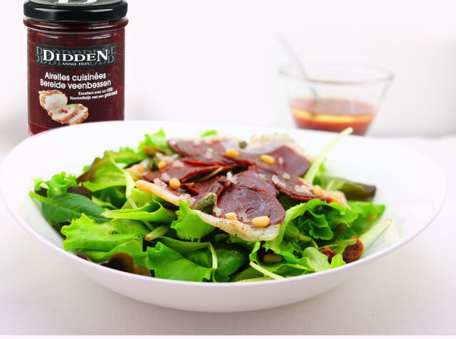 Salad with smoked duck breast and Cooked Cranberries